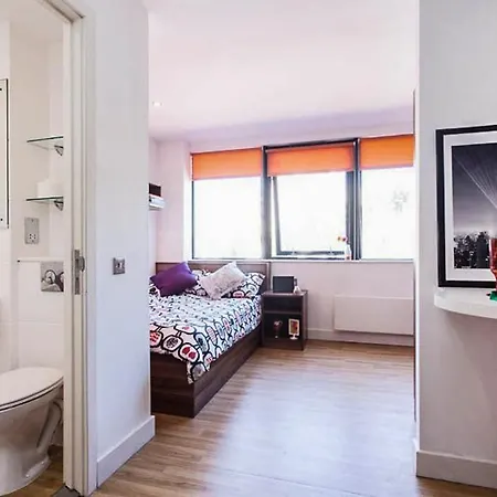 Zeni Studios In Prime Bristol Daire *